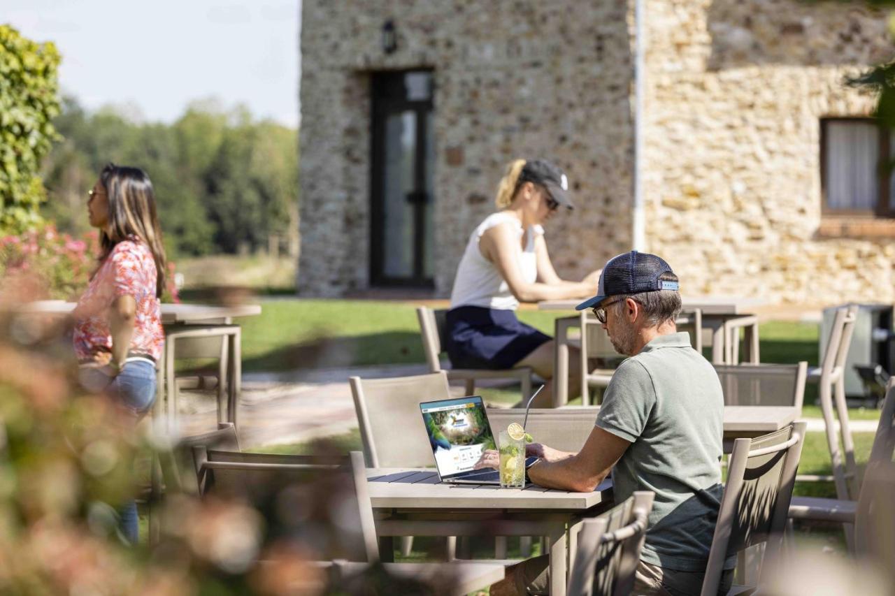 Hotel Les Suites - Domaine De Crecy Kültér fotó