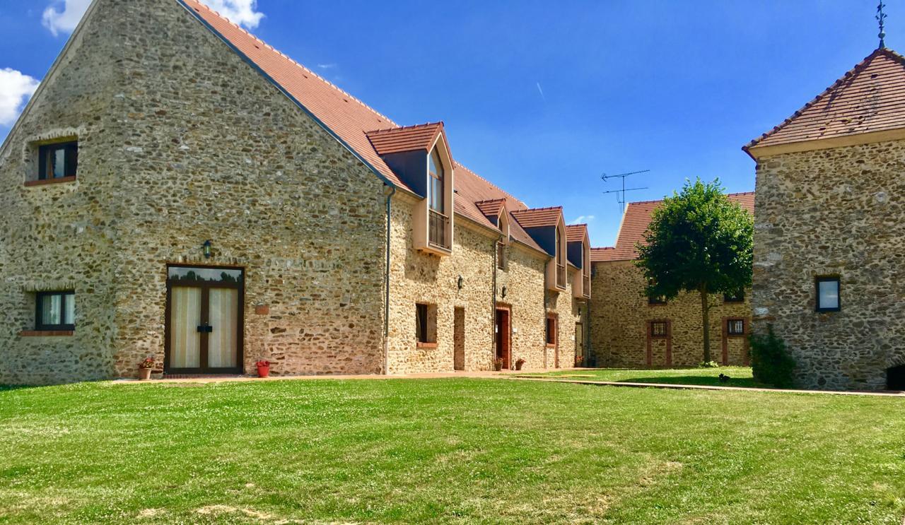 Hotel Les Suites - Domaine De Crecy Kültér fotó